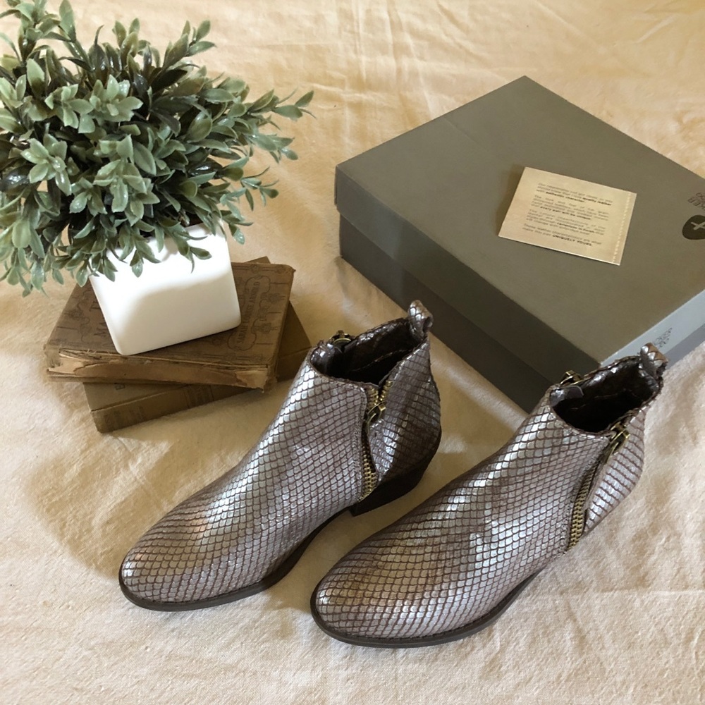 😍 Very G metallic booties
